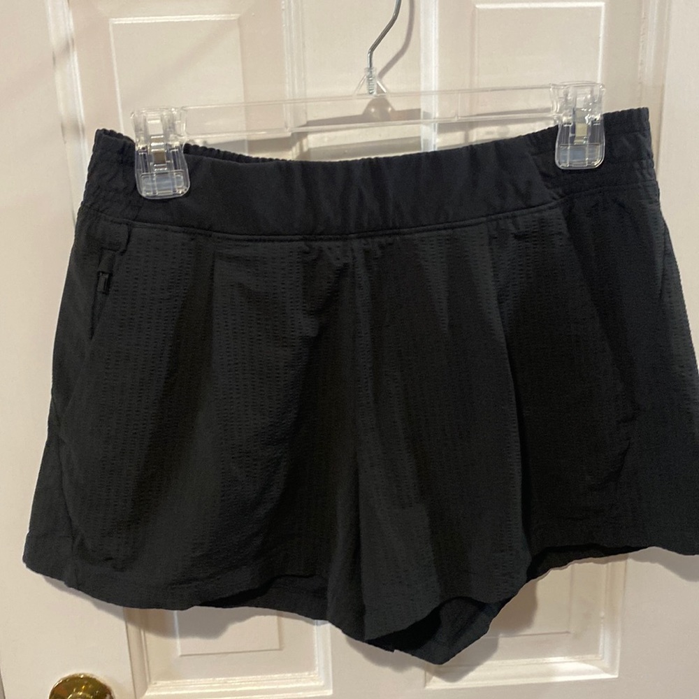 Athleta textured Brooklyn short black size 6
